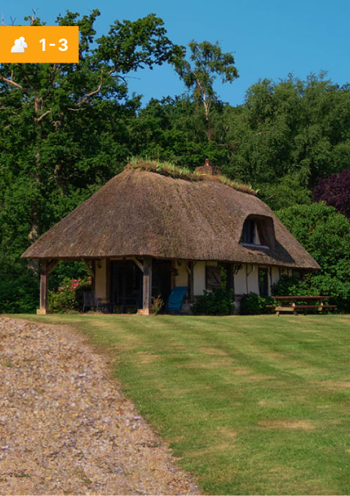 Gîte avec toit en chaume, au style typiquement normand