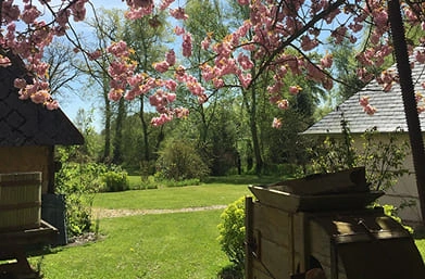 zone aménagé du jardin de fourges