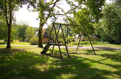 balançoire de la zone air de jeux